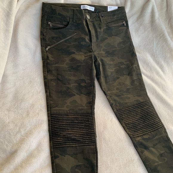 Zara Pants - Zara Basic Z1975 Camo Pant Sz 8
